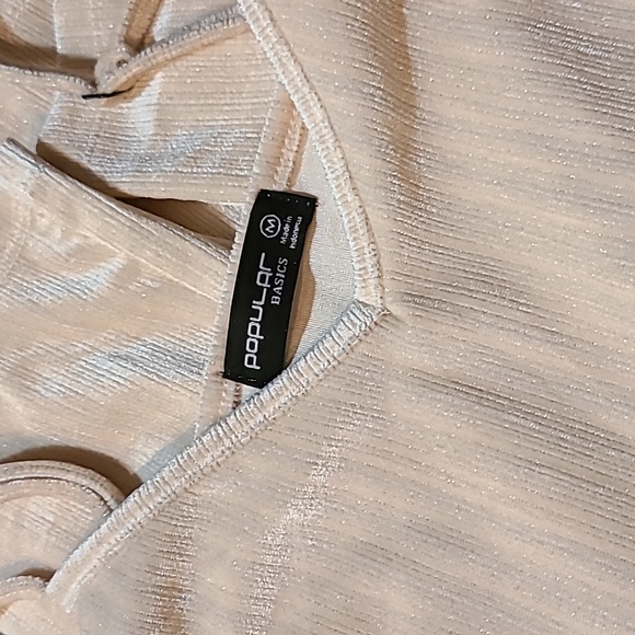 Popular Basics Cream Shimmer Short / Skort Romper Size Medium - Picture 14 of 14